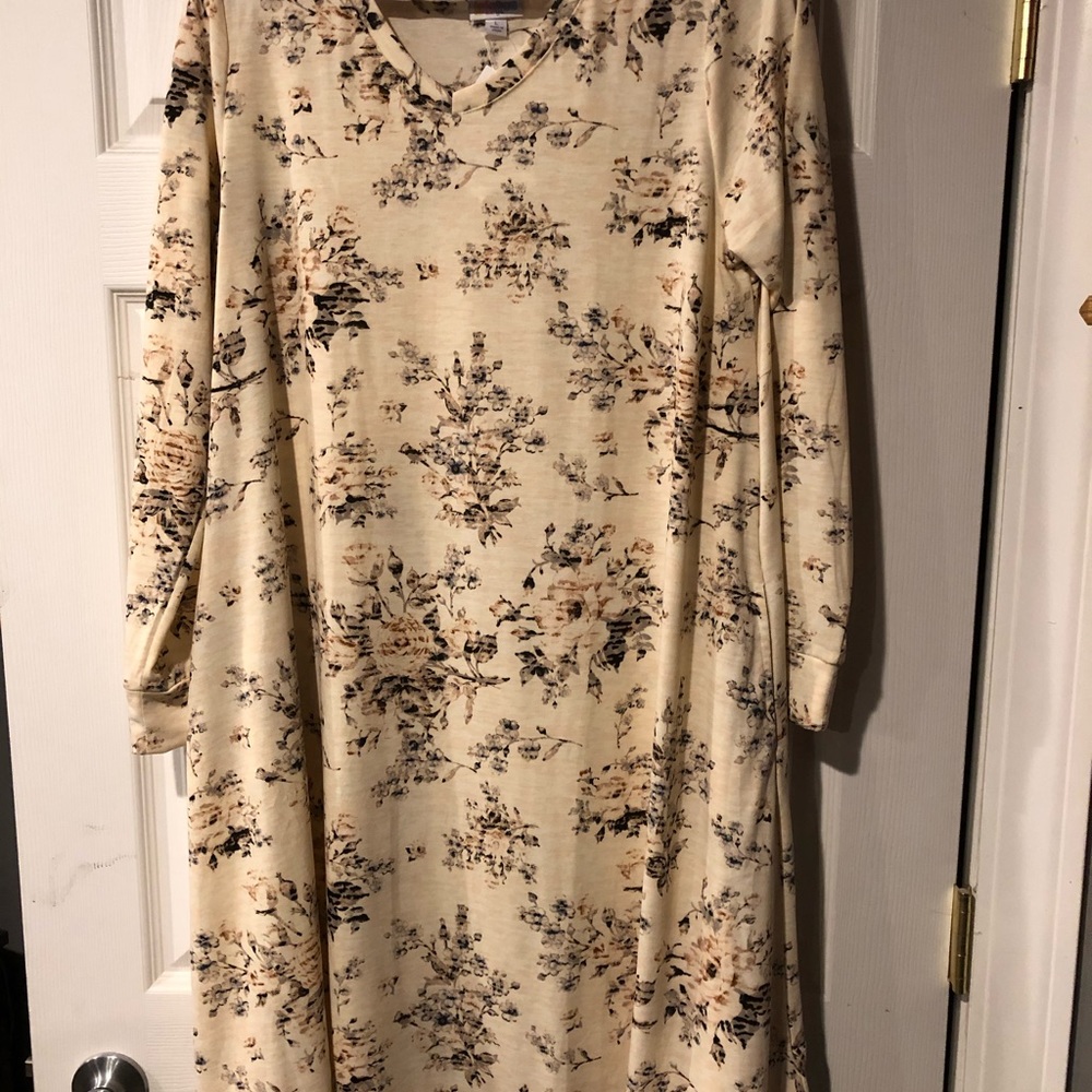 LuLaRoe Emily large with coordinating bracelet